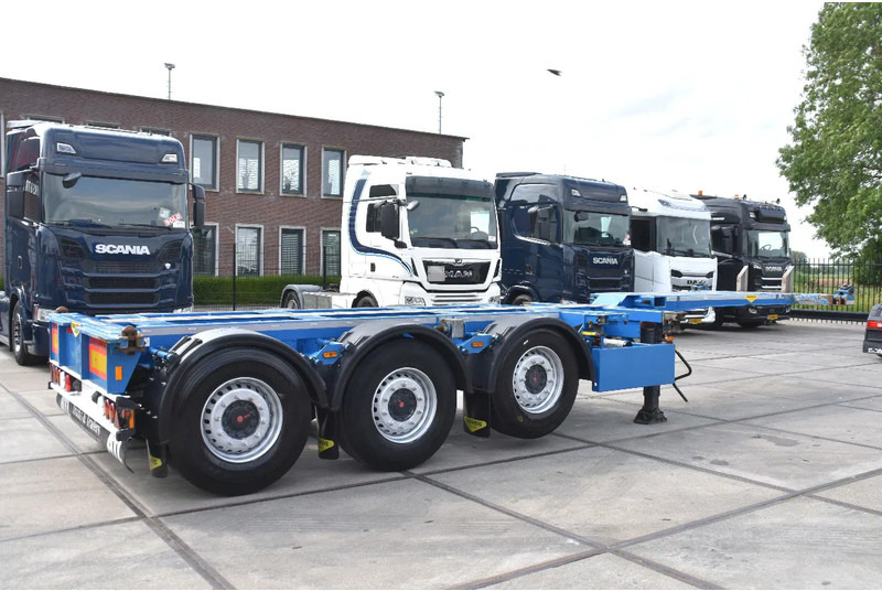 Broshuis MFCC - LIFT AXLE - SAF AXLES - DISC BRAKES - 2 x EXTENDABLE - EXCELLENT CONDITION - - Containertransporter/ Wissellaadbak oplegger: afbeelding 2 Broshuis MFCC - LIFT AXLE - SAF AXLES - DISC BRAKES - 2 x EXTENDABLE - EXCELLENT CONDITION - - Containertransporter/ Wissellaadbak oplegger: afbeelding 2
