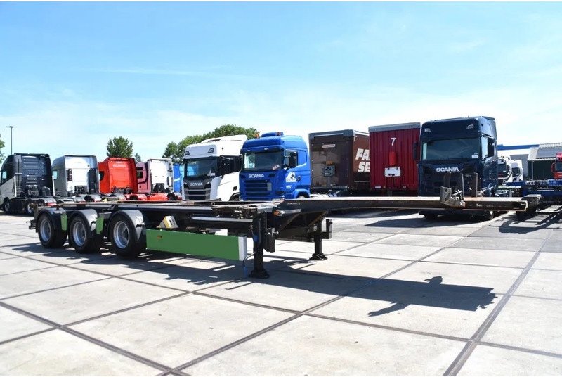 Renders ROC 16.30 - X-STEERING - LIFT AXLE - BPW AXLES - DISC BRAKES - EXTENDABLE - - Containertransporter/ Wissellaadbak oplegger: afbeelding 1 Renders ROC 16.30 - X-STEERING - LIFT AXLE - BPW AXLES - DISC BRAKES - EXTENDABLE - - Containertransporter/ Wissellaadbak oplegger: afbeelding 1