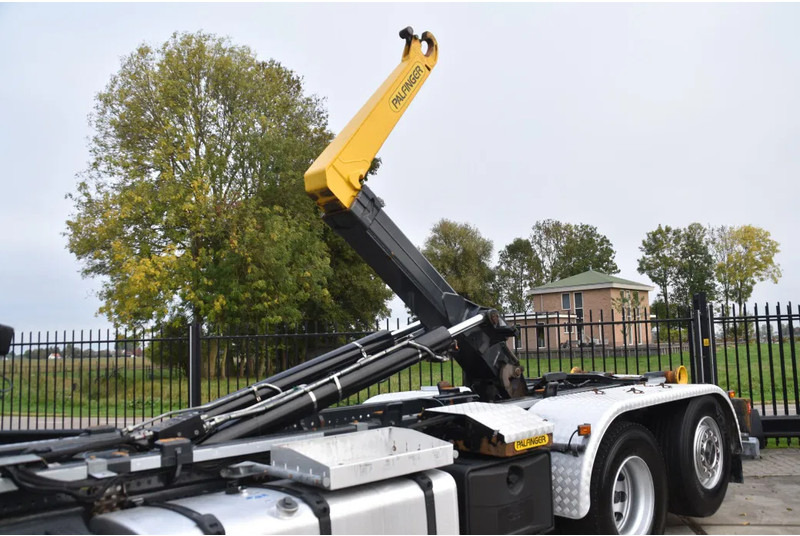 Scania S500 NGS 6x2*4 - HOOKLIFT - RETARDER - 375 TKM - PARK. AIRCO - WHEELBASE: 475 CM - PTO - EXCELLENT CONDITION - - Haakarmsysteem vrachtwagen: afbeelding 4 Scania S500 NGS 6x2*4 - HOOKLIFT - RETARDER - 375 TKM - PARK. AIRCO - WHEELBASE: 475 CM - PTO - EXCELLENT CONDITION - - Haakarmsysteem vrachtwagen: afbeelding 4