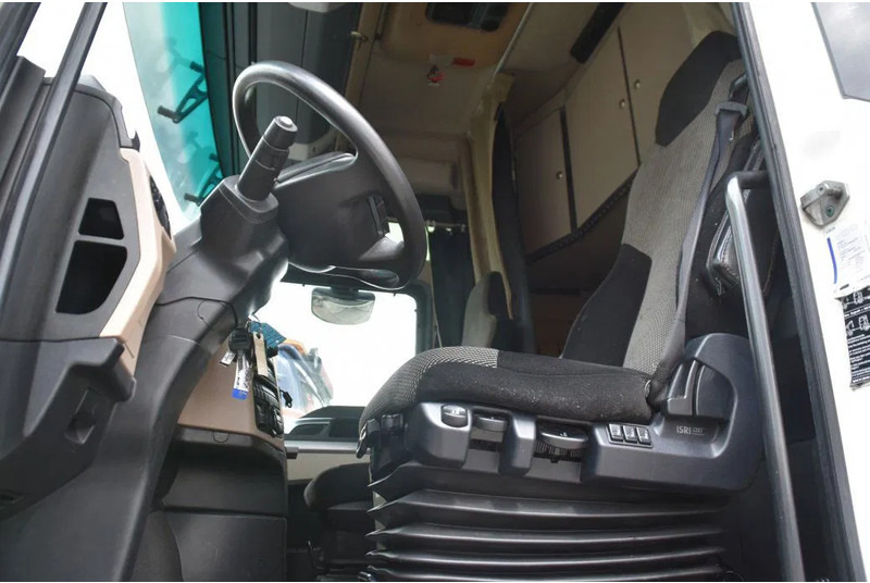 MAN TGX 18.420 - EURO 6 - ADR FL - PARK. AIRCO - NAVI - PTO - XENON LIGHTS - TOP CONDITION - - Trekker: afbeelding 4 MAN TGX 18.420 - EURO 6 - ADR FL - PARK. AIRCO - NAVI - PTO - XENON LIGHTS - TOP CONDITION - - Trekker: afbeelding 4