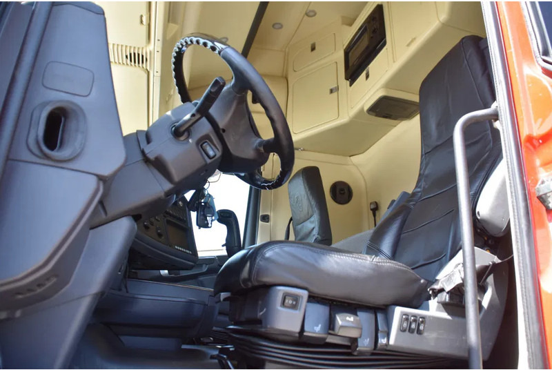 Scania R500 V8 TL 6x2/4 - EURO 5 - MANUAL - RETARDER - LEATHER SEATS - 2 x FUEL TANKS - XENON - - Trekker: afbeelding 5 Scania R500 V8 TL 6x2/4 - EURO 5 - MANUAL - RETARDER - LEATHER SEATS - 2 x FUEL TANKS - XENON - - Trekker: afbeelding 5
