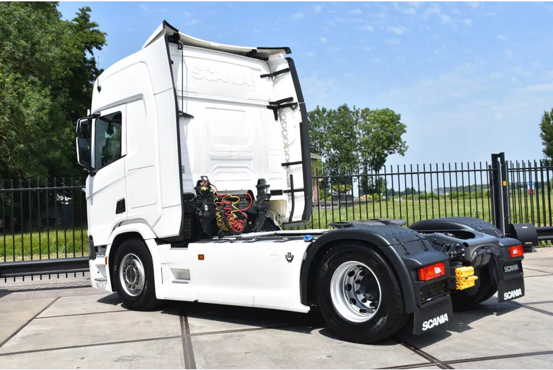 Scania R520 V8 NGS 4x2 - RETARDER - 523 TKM - PARK. AIRCO - ACC - NAVI - 2 x FUEL TANKS - LED LIGHTS - - Trekker: afbeelding 3 Scania R520 V8 NGS 4x2 - RETARDER - 523 TKM - PARK. AIRCO - ACC - NAVI - 2 x FUEL TANKS - LED LIGHTS - - Trekker: afbeelding 3