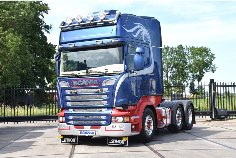 Scania R520 V8 TL 6x2/4MNB - RETARDER - FULL AIR - PARK. AIRCO - 2 x FUEL TANKS - ALCOA DURA BRIGHT - GOOD CONDITION - - Trekker: afbeelding 2 Scania R520 V8 TL 6x2/4MNB - RETARDER - FULL AIR - PARK. AIRCO - 2 x FUEL TANKS - ALCOA DURA BRIGHT - GOOD CONDITION - - Trekker: afbeelding 2