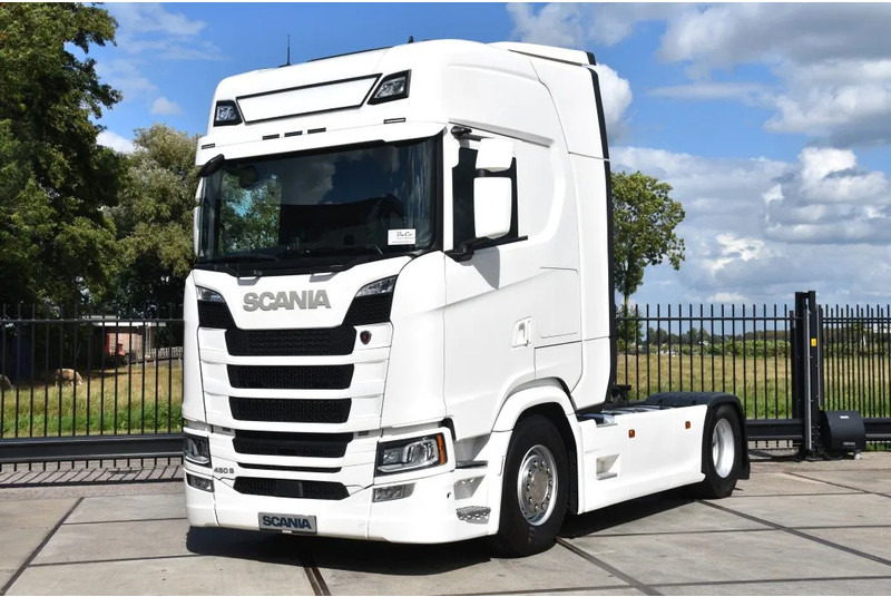 Scania S450 NGS 4x2 - RETARDER - 709 TKM - PARK. AIRCO - LEATHER SEATS - 2 x FUEL TANKS - LED LIGHTS - TOP CONDITION - - Trekker: afbeelding 2 Scania S450 NGS 4x2 - RETARDER - 709 TKM - PARK. AIRCO - LEATHER SEATS - 2 x FUEL TANKS - LED LIGHTS - TOP CONDITION - - Trekker: afbeelding 2