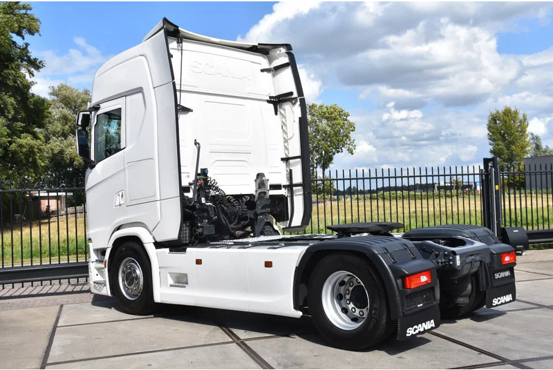 Scania S450 NGS 4x2 - RETARDER - 709 TKM - PARK. AIRCO - LEATHER SEATS - 2 x FUEL TANKS - LED LIGHTS - TOP CONDITION - - Trekker: afbeelding 3 Scania S450 NGS 4x2 - RETARDER - 709 TKM - PARK. AIRCO - LEATHER SEATS - 2 x FUEL TANKS - LED LIGHTS - TOP CONDITION - - Trekker: afbeelding 3