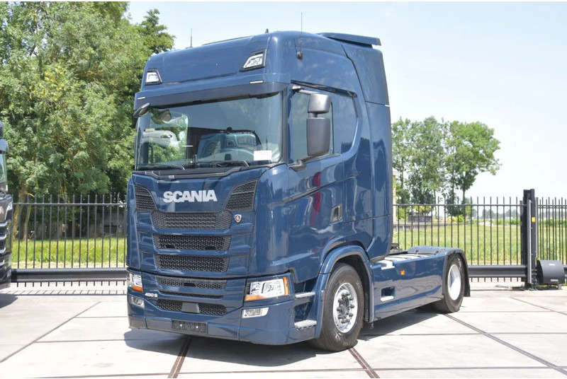 Scania S450 NGS 4x2NB - FULL AIR - 727 TKM - RETARDER - PARK. AIRCO - 2 x FUEL TANKS - TOP CONDITION - - Trekker: afbeelding 2 Scania S450 NGS 4x2NB - FULL AIR - 727 TKM - RETARDER - PARK. AIRCO - 2 x FUEL TANKS - TOP CONDITION - - Trekker: afbeelding 2