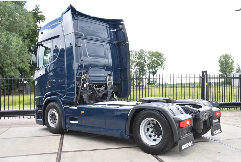 Scania S450 NGS 4x2NB - FULL AIR - RETARDER - ACC - PARK. AIRCO - 2 x FUEL TANKS - TOP CONDITION - - Trekker: afbeelding 3 Scania S450 NGS 4x2NB - FULL AIR - RETARDER - ACC - PARK. AIRCO - 2 x FUEL TANKS - TOP CONDITION - - Trekker: afbeelding 3