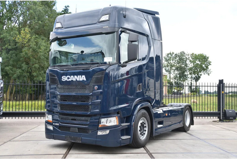 Scania S450 NGS 4x2NB - FULL AIR - RETARDER - ACC - PARK. AIRCO - 2 x FUEL TANKS - TOP CONDITION - - Trekker: afbeelding 2 Scania S450 NGS 4x2NB - FULL AIR - RETARDER - ACC - PARK. AIRCO - 2 x FUEL TANKS - TOP CONDITION - - Trekker: afbeelding 2