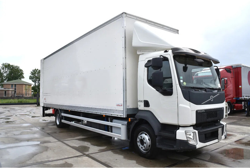 Volvo FL 280 4x2 + BOX - 294 TKM - AIRCO - DOUBLE CARGOFLOOR - ELEVATOR - REMOTE CONTROL - CAMERA - - Bakwagen: afbeelding 4 Volvo FL 280 4x2 + BOX - 294 TKM - AIRCO - DOUBLE CARGOFLOOR - ELEVATOR - REMOTE CONTROL - CAMERA - - Bakwagen: afbeelding 4