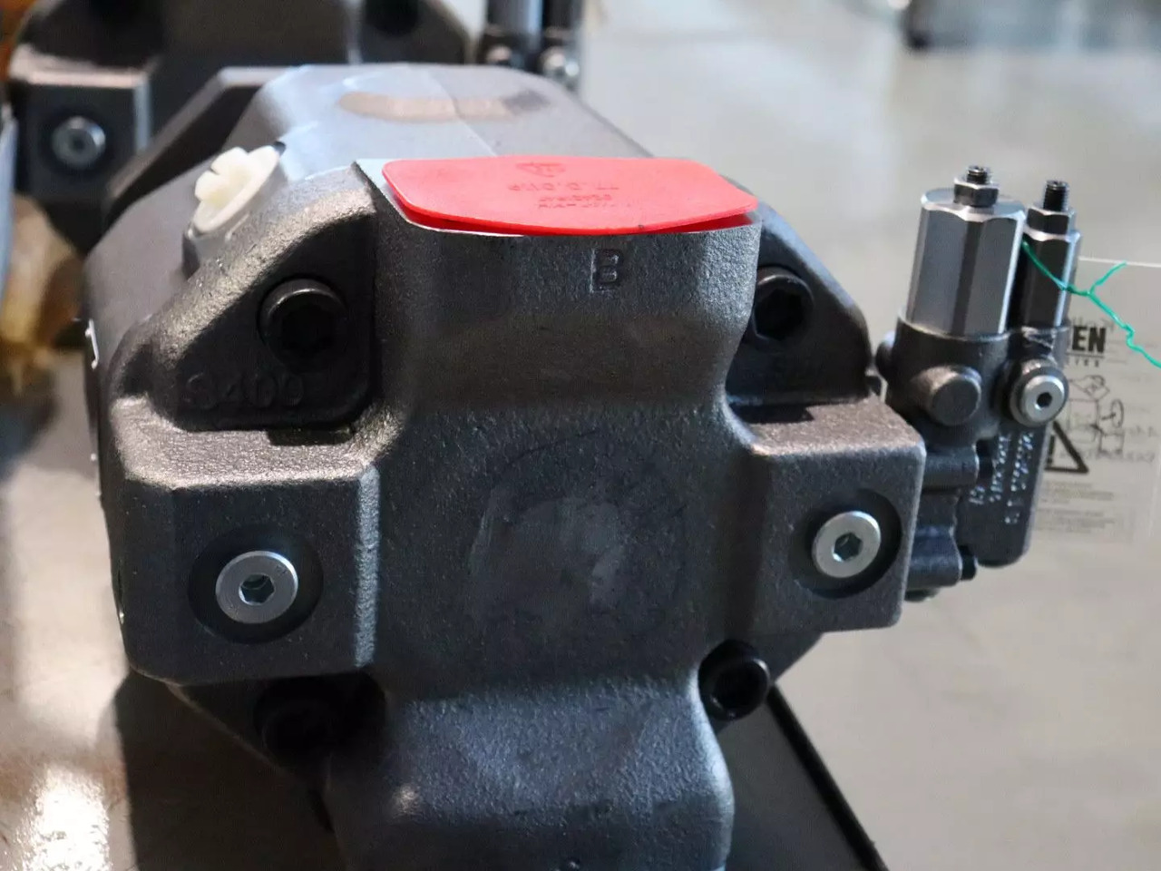 REXROTH A10VO100DFR/31L-VSC62N00 - Hydraulische pomp voor Intern transport: afbeelding 2 REXROTH A10VO100DFR/31L-VSC62N00 - Hydraulische pomp voor Intern transport: afbeelding 2