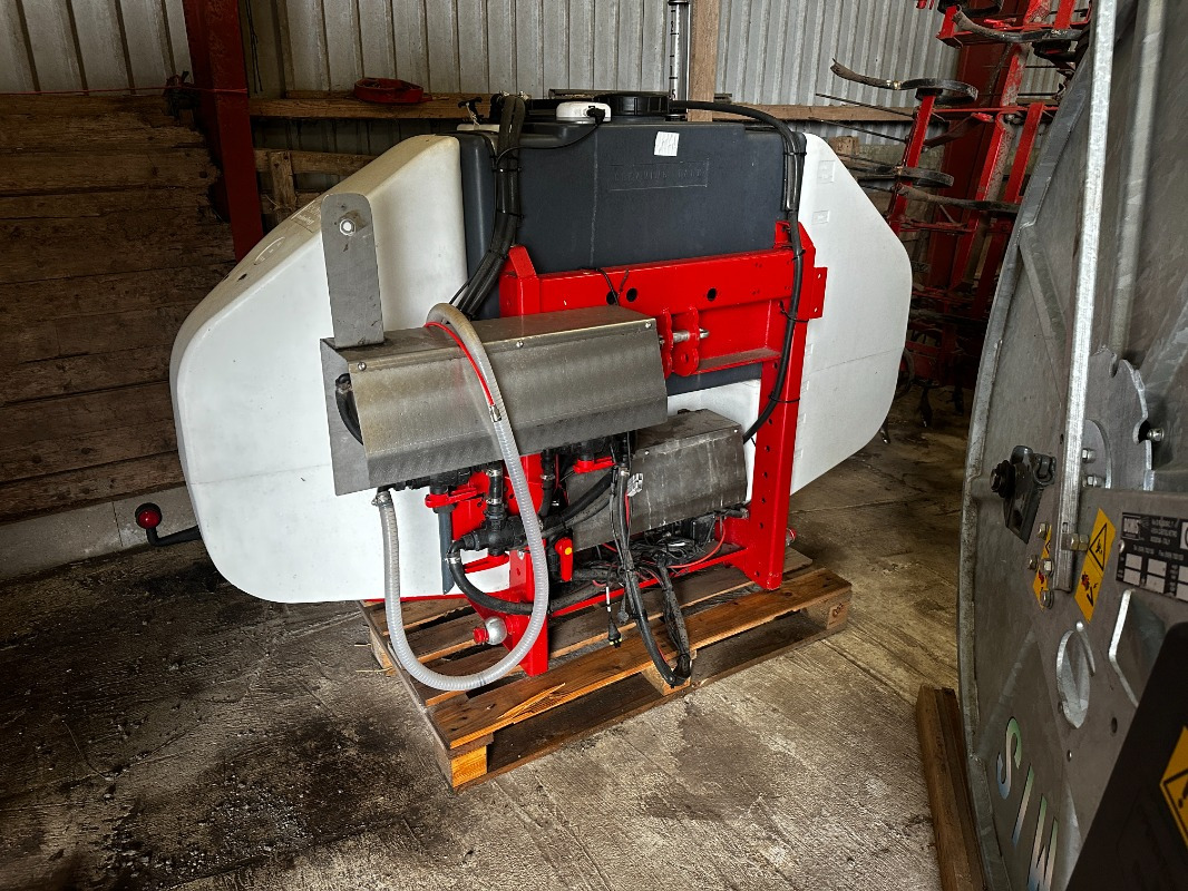 Tecno Engeneering Tecnospra Front tank 600 - Aardappelrooier: afbeelding 1 Tecno Engeneering Tecnospra Front tank 600 - Aardappelrooier: afbeelding 1