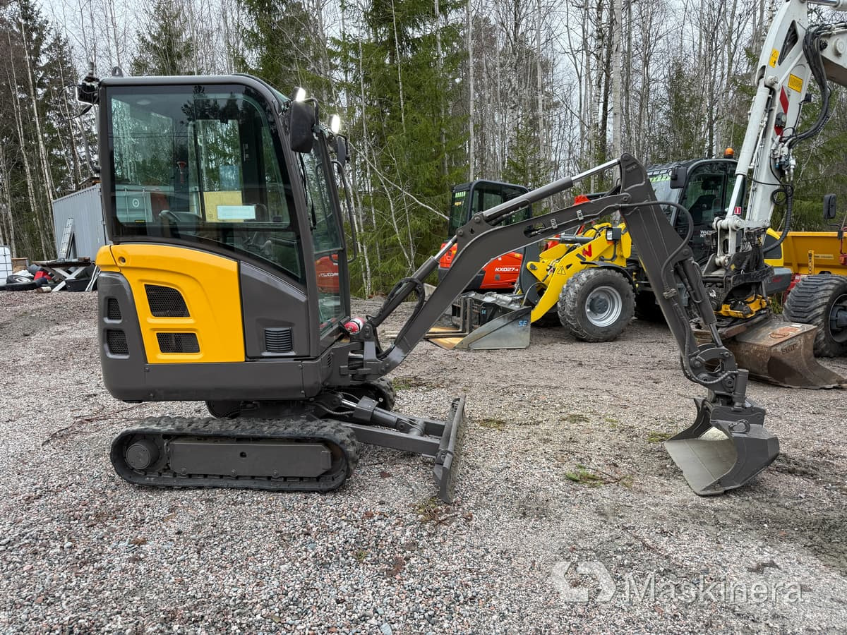 Grävmaskin Volvo EC18C med redskap - Rupsgraafmachine: afbeelding 4 Grävmaskin Volvo EC18C med redskap - Rupsgraafmachine: afbeelding 4