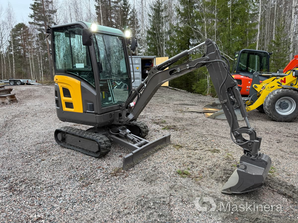Grävmaskin Volvo EC18C med redskap - Rupsgraafmachine: afbeelding 3 Grävmaskin Volvo EC18C med redskap - Rupsgraafmachine: afbeelding 3
