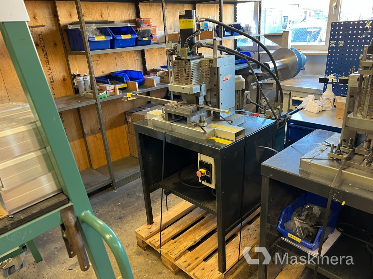 Hydraulisk press Santas Mekaniska DS88 - Kantbank: afbeelding 1 Hydraulisk press Santas Mekaniska DS88 - Kantbank: afbeelding 1
