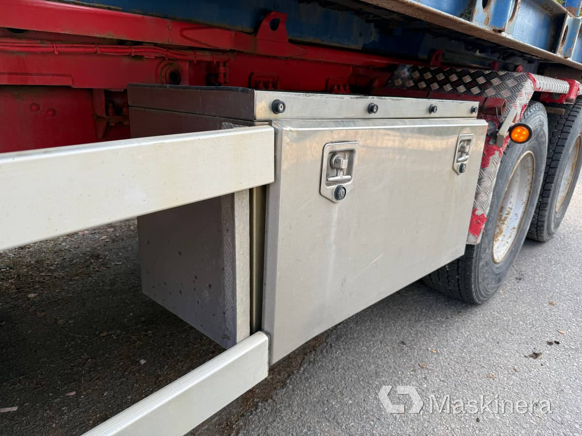 Haakarmsysteem vrachtwagen Lastväxlare Scania R420 6X4 Tridem med maskinflak och grusflak: afbeelding 45