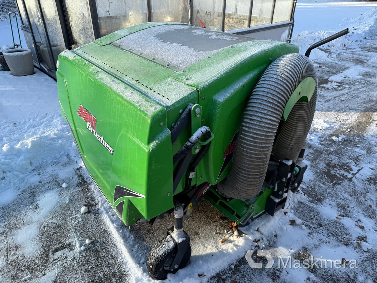 Lövsug 1300mm Avantfäste - Tuinmachine: afbeelding 1 Lövsug 1300mm Avantfäste - Tuinmachine: afbeelding 1