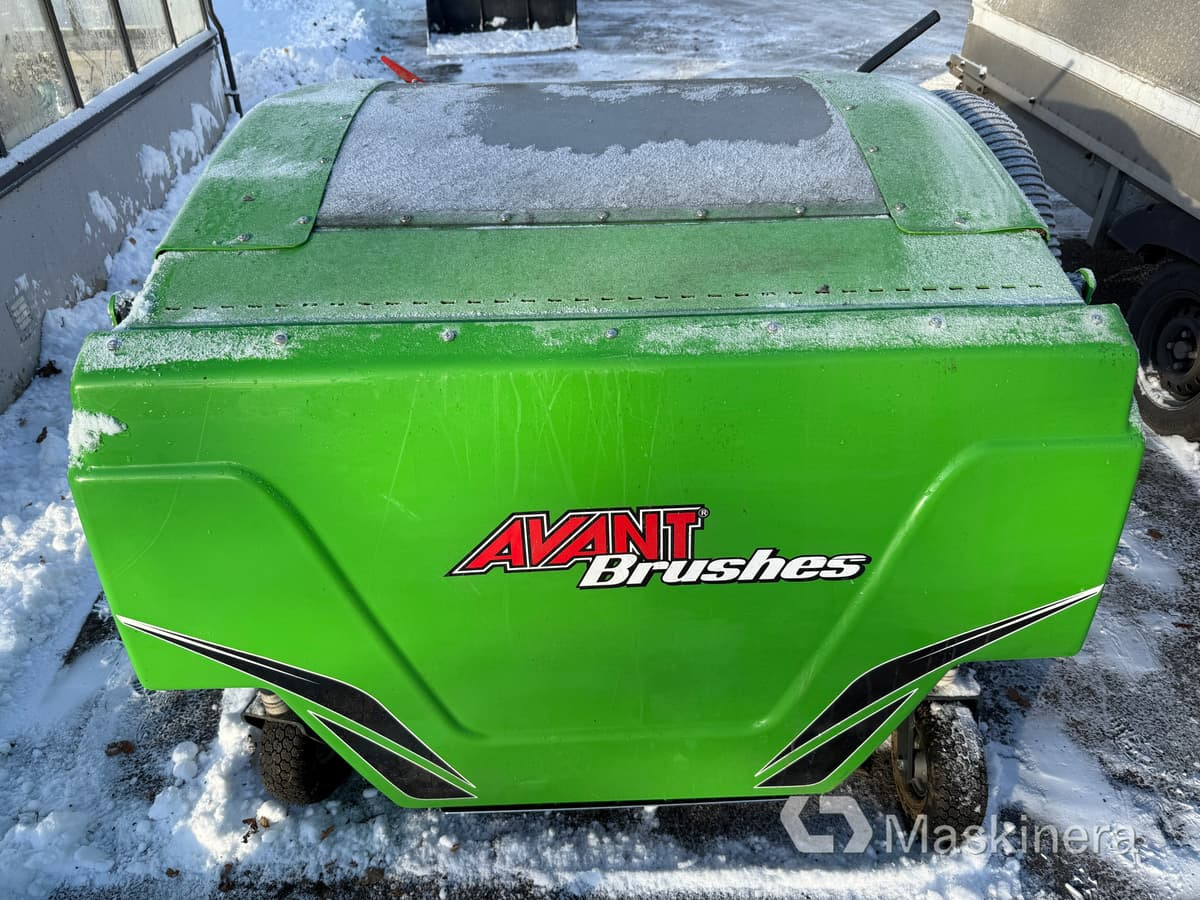 Lövsug 1300mm Avantfäste - Tuinmachine: afbeelding 2 Lövsug 1300mm Avantfäste - Tuinmachine: afbeelding 2