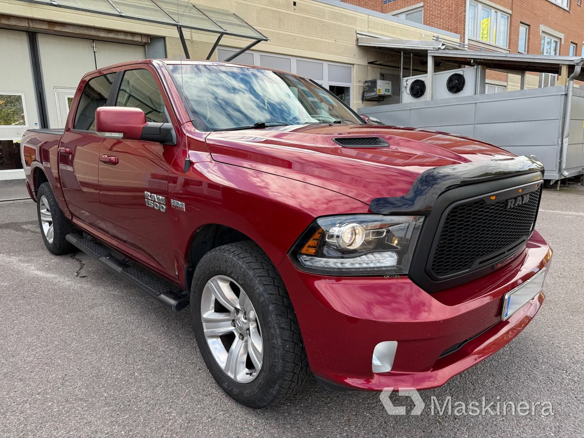 Pickup Dodge Ram 1500 Crew Cab 5.7L V8 HEMI - Kleine bestelwagen: afbeelding 3 Pickup Dodge Ram 1500 Crew Cab 5.7L V8 HEMI - Kleine bestelwagen: afbeelding 3