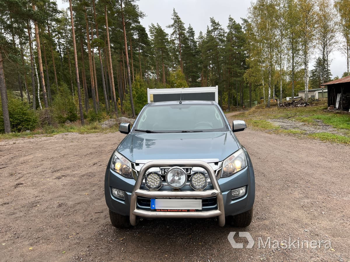 Pickup Isuzu D-Max Space Cab 2.5 TD - Gesloten bestelwagen: afbeelding 2 Pickup Isuzu D-Max Space Cab 2.5 TD - Gesloten bestelwagen: afbeelding 2