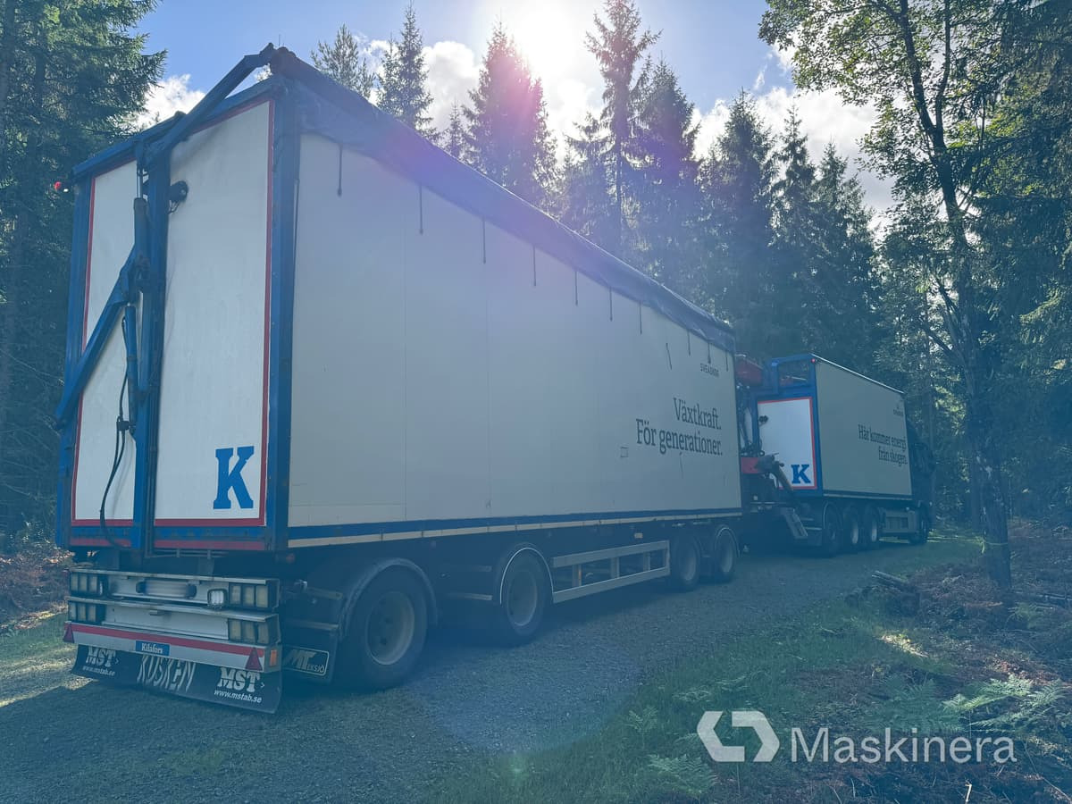 Flisbil Volvo FH16 8X4 med kran & sidtipp - Trekker, Kipper aanhangwagen: afbeelding 4 Flisbil Volvo FH16 8X4 med kran & sidtipp - Trekker, Kipper aanhangwagen: afbeelding 4