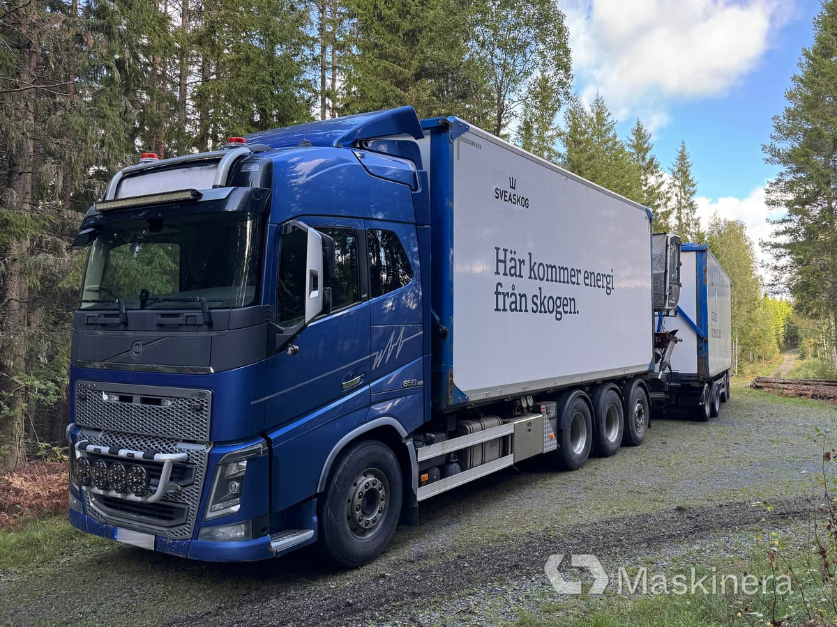 Flisbil Volvo FH16 8X4 med kran & sidtipp - Trekker, Kipper aanhangwagen: afbeelding 1 Flisbil Volvo FH16 8X4 med kran & sidtipp - Trekker, Kipper aanhangwagen: afbeelding 1