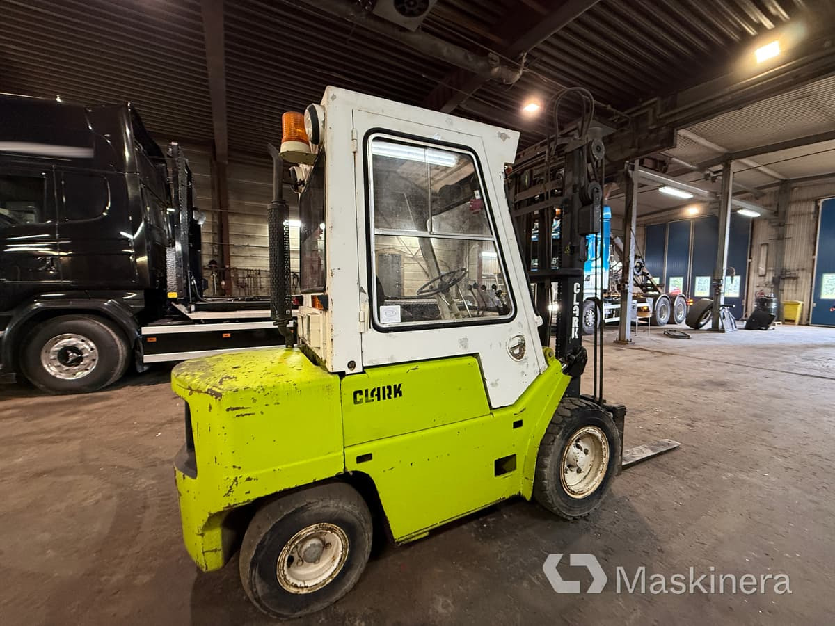 Truck Clark C500 YS 60D (Rep.objekt) - Diesel heftruck: afbeelding 4 Truck Clark C500 YS 60D (Rep.objekt) - Diesel heftruck: afbeelding 4