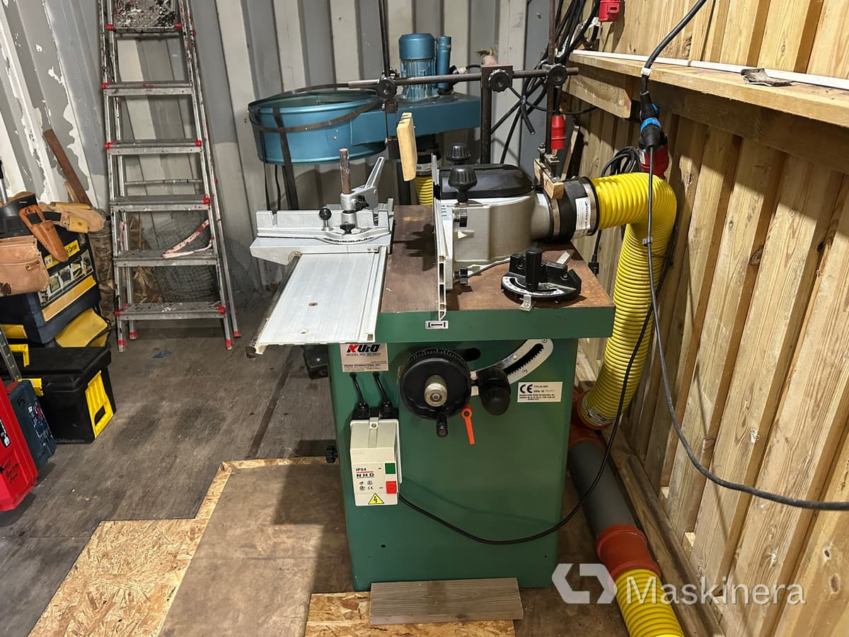 Vertikalfräs KUFO SK-28SP med LUNA spånsug - Houtbewerkingsmachine: afbeelding 1 Vertikalfräs KUFO SK-28SP med LUNA spånsug - Houtbewerkingsmachine: afbeelding 1