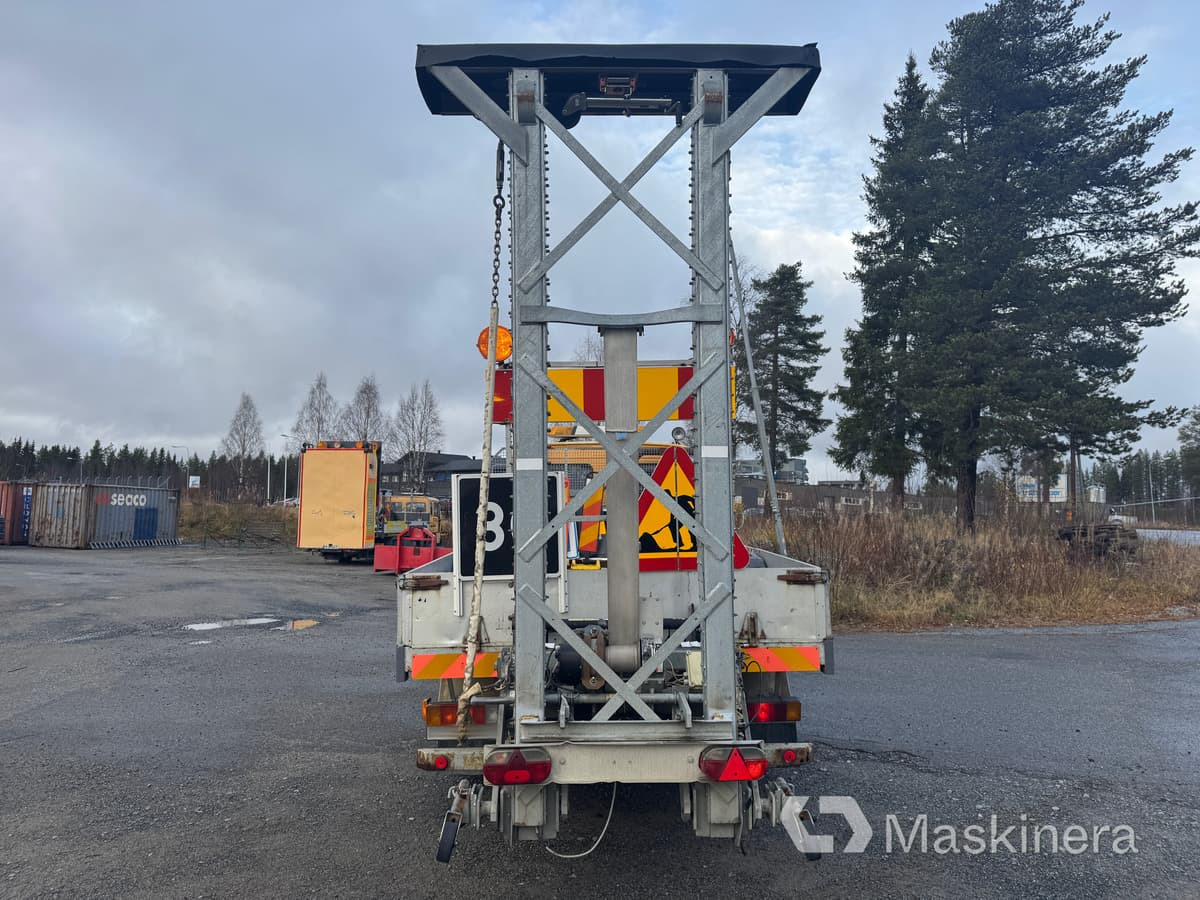 Volvo FL611 4X2 TMA-bil Volvo FL611 - Vrachtwagen met open laadbak: afbeelding 4 Volvo FL611 4X2 TMA-bil Volvo FL611 - Vrachtwagen met open laadbak: afbeelding 4