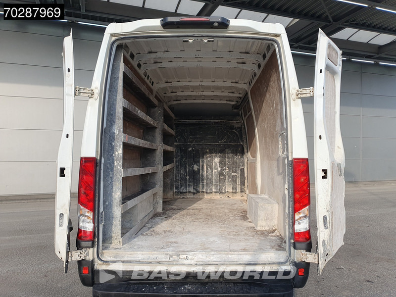 Iveco Daily 35S18 3.0L Automaat L2H2 3,5t Trekhaak 180PK LED Navi Airco Cruise Camera Euro6 L2 12m3 Airco Trekhaak Cruise control - Gesloten bestelwagen: afbeelding 3 Iveco Daily 35S18 3.0L Automaat L2H2 3,5t Trekhaak 180PK LED Navi Airco Cruise Camera Euro6 L2 12m3 Airco Trekhaak Cruise control - Gesloten bestelwagen: afbeelding 3