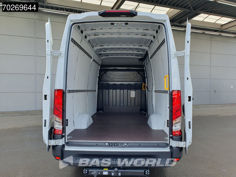 Iveco Daily 35S21 3.0L Automaat Black Edition 2025 model L2H2 Trekhaak Tacho ACC LED CarPlay Velgen Camera 12m3 Airco Trekhaak - Gesloten bestelwagen: afbeelding 3 Iveco Daily 35S21 3.0L Automaat Black Edition 2025 model L2H2 Trekhaak Tacho ACC LED CarPlay Velgen Camera 12m3 Airco Trekhaak - Gesloten bestelwagen: afbeelding 3