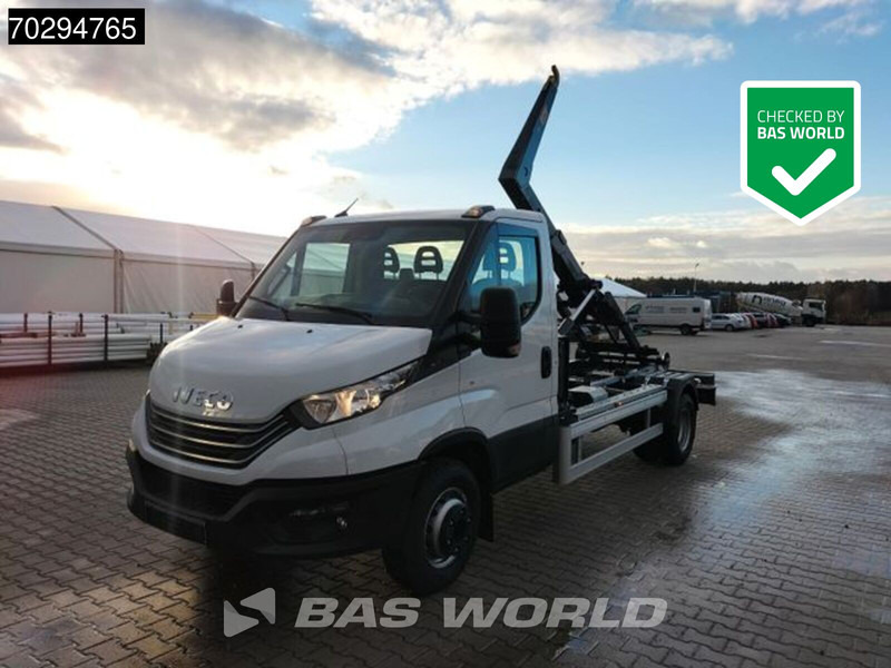Iveco Daily 70C18 5 Tonnes Hooklift Euro 6 A/C - Kipper bestelwagen: afbeelding 1 Iveco Daily 70C18 5 Tonnes Hooklift Euro 6 A/C - Kipper bestelwagen: afbeelding 1