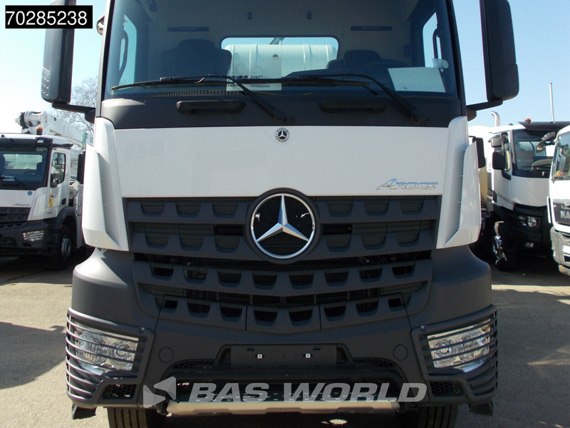 Mercedes-Benz Arocs 4145 8X4 10m3 Schwing Stetter mixer Manual Steelsuspension Euro 3 - Betonmixer: afbeelding 3 Mercedes-Benz Arocs 4145 8X4 10m3 Schwing Stetter mixer Manual Steelsuspension Euro 3 - Betonmixer: afbeelding 3