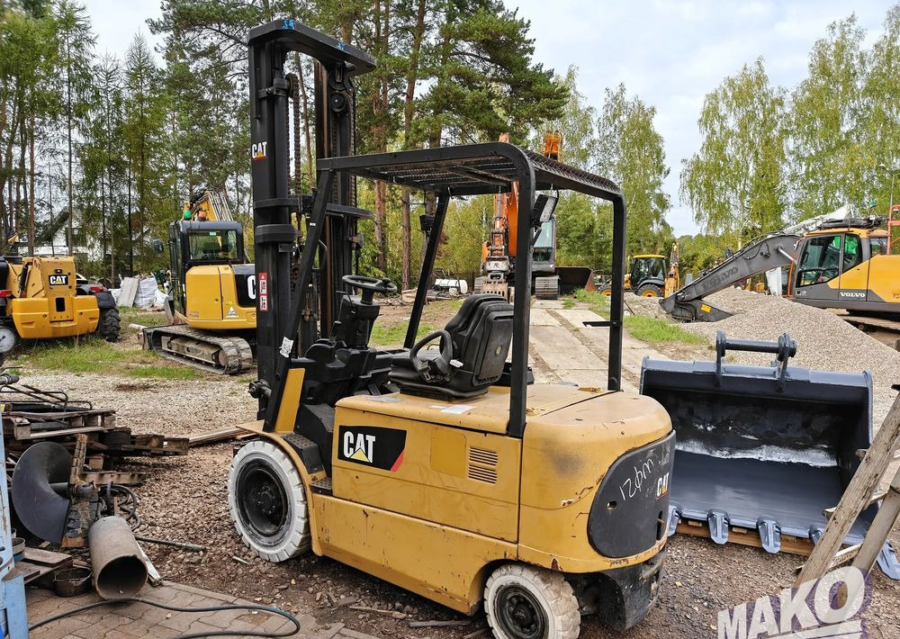 Caterpillar EP35K-PAC - Elektrische heftruck: afbeelding 1 Caterpillar EP35K-PAC - Elektrische heftruck: afbeelding 1