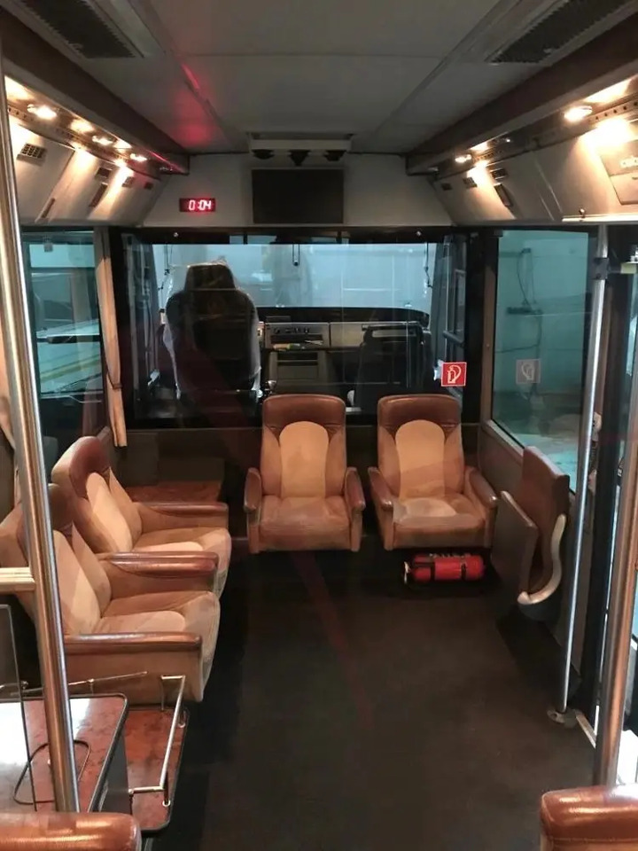 CONTRAC COBUS 2400 - Luchthaven bus: afbeelding 4 CONTRAC COBUS 2400 - Luchthaven bus: afbeelding 4