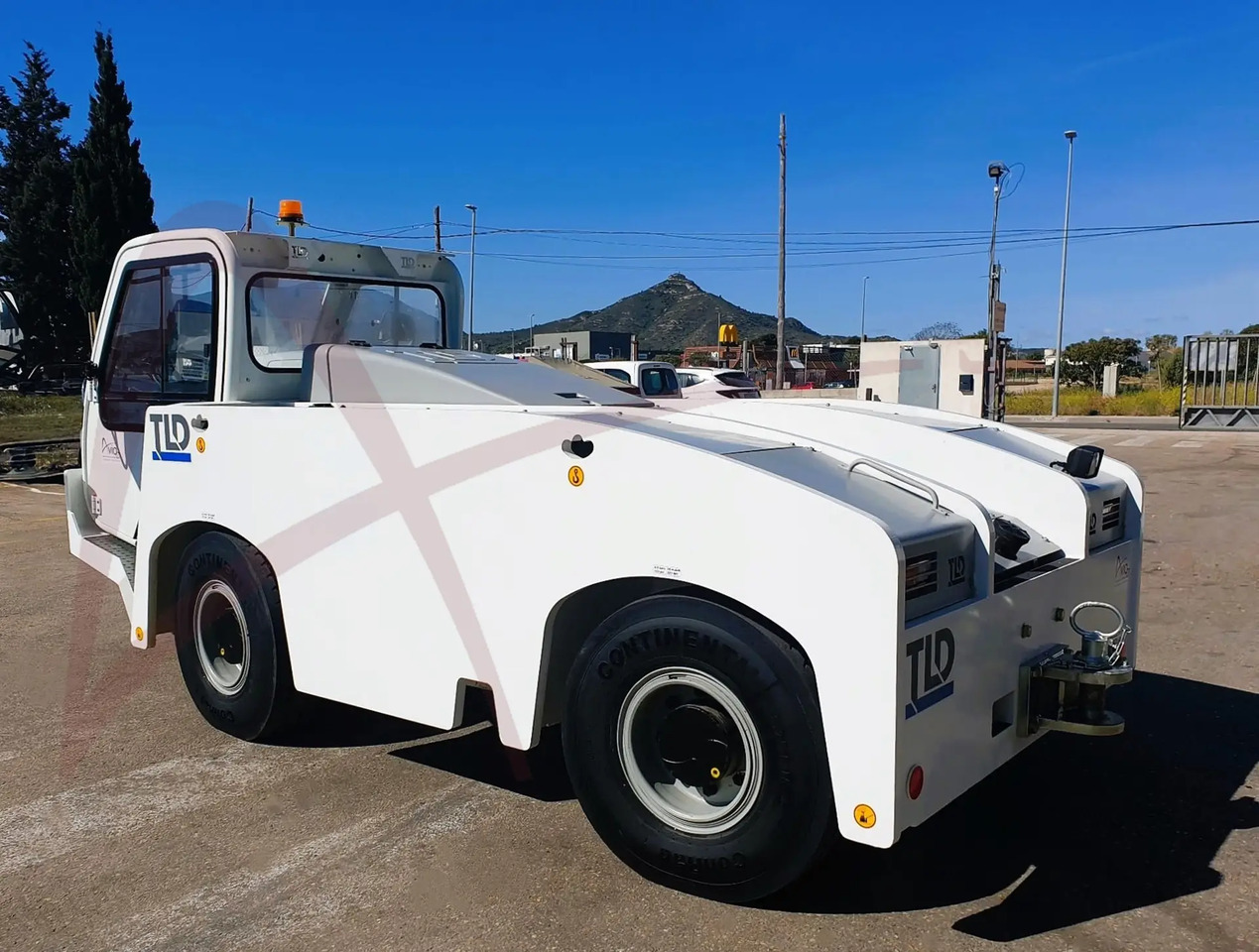 TLD TMX-150/12 - Vliegtuigtrekker: afbeelding 1 TLD TMX-150/12 - Vliegtuigtrekker: afbeelding 1