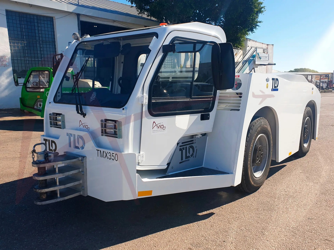 TLD TMX 350-28 - Vliegtuigtrekker: afbeelding 1 TLD TMX 350-28 - Vliegtuigtrekker: afbeelding 1