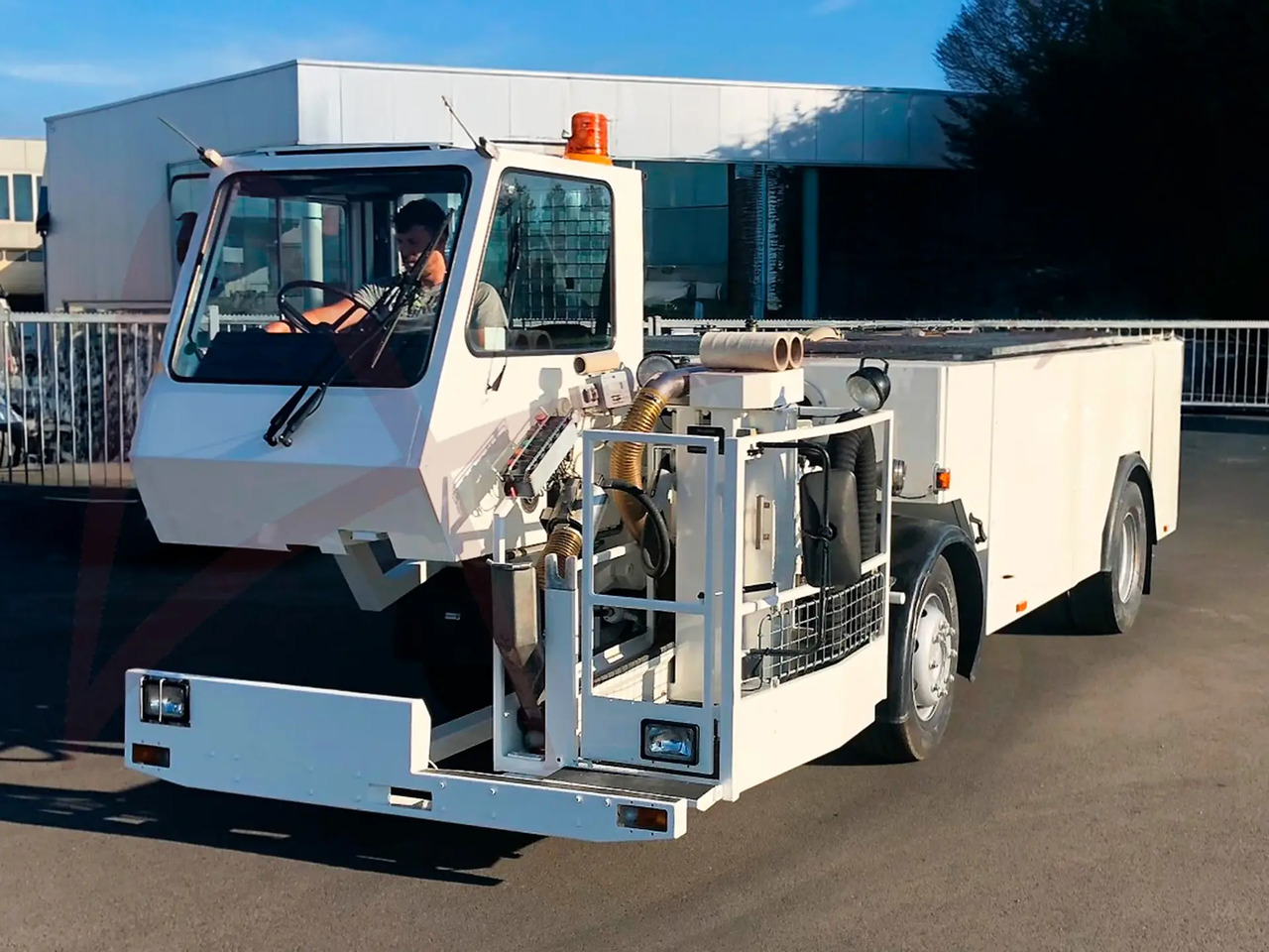 VESTERGAARD TSU-F - Lavatory service truck: afbeelding 2 VESTERGAARD TSU-F - Lavatory service truck: afbeelding 2