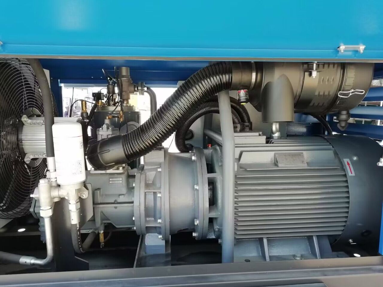 Liutech 120-12 424CFM 12Bar Portable Screw Diesel - Luchtcompressor: afbeelding 5 Liutech 120-12 424CFM 12Bar Portable Screw Diesel - Luchtcompressor: afbeelding 5