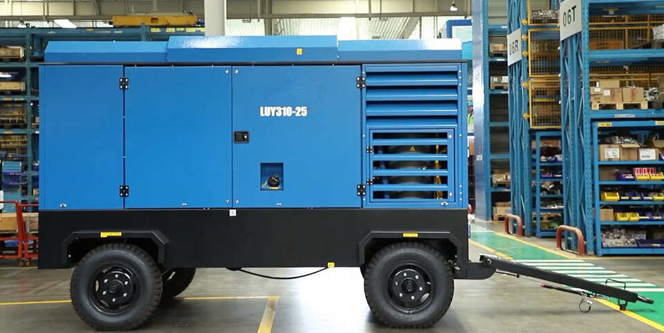 Liutech 310-25 1095CFM 25Bar Portable Screw Diesel - Luchtcompressor: afbeelding 4 Liutech 310-25 1095CFM 25Bar Portable Screw Diesel - Luchtcompressor: afbeelding 4