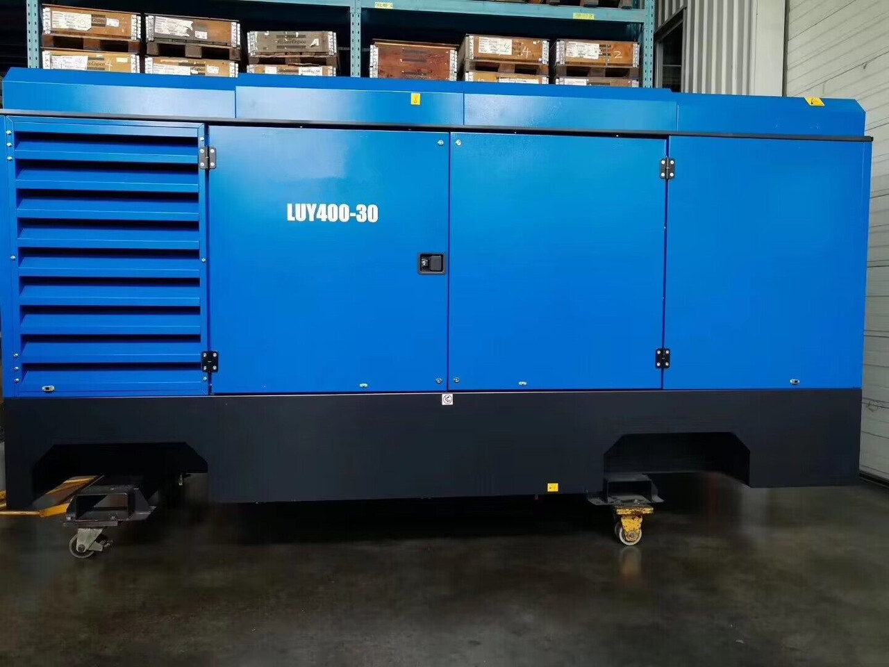 Liutech 400-30 1412CFM 30Bar Portable Screw Diesel - Luchtcompressor: afbeelding 3 Liutech 400-30 1412CFM 30Bar Portable Screw Diesel - Luchtcompressor: afbeelding 3