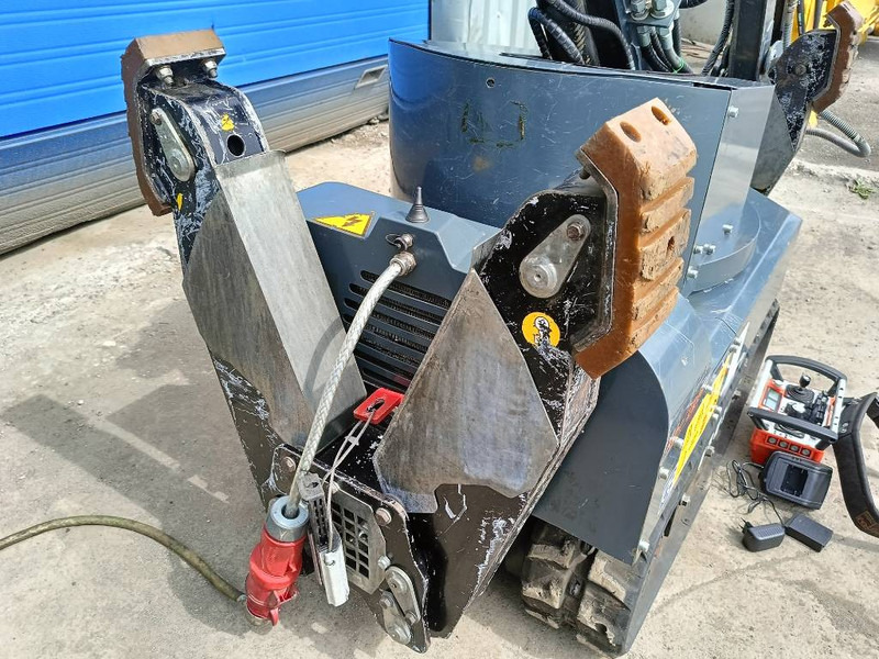 Rupsgraafmachine Brokk euroimplementos RDC1510 180 husqvarna robot remote: afbeelding 19