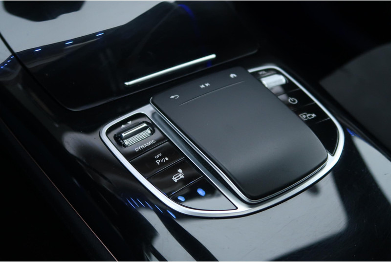 Mercedes-Benz EQC 400 4MATIC Business AMG 80 kWh PANO/ CAMERA/ LEDER/ TREKHAAK/ ETC. - SUV: afbeelding 5 Mercedes-Benz EQC 400 4MATIC Business AMG 80 kWh PANO/ CAMERA/ LEDER/ TREKHAAK/ ETC. - SUV: afbeelding 5