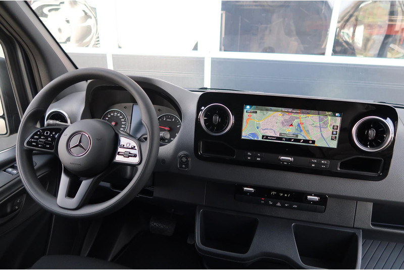 Mercedes-Benz Sprinter 317 CDI L2H2 RWD BPM VRIJ/ AUT/ 3.5T/ LED/ CAMERA/ MBUX/ CRUISE/ CLIMA - Gesloten bestelwagen: afbeelding 5 Mercedes-Benz Sprinter 317 CDI L2H2 RWD BPM VRIJ/ AUT/ 3.5T/ LED/ CAMERA/ MBUX/ CRUISE/ CLIMA - Gesloten bestelwagen: afbeelding 5