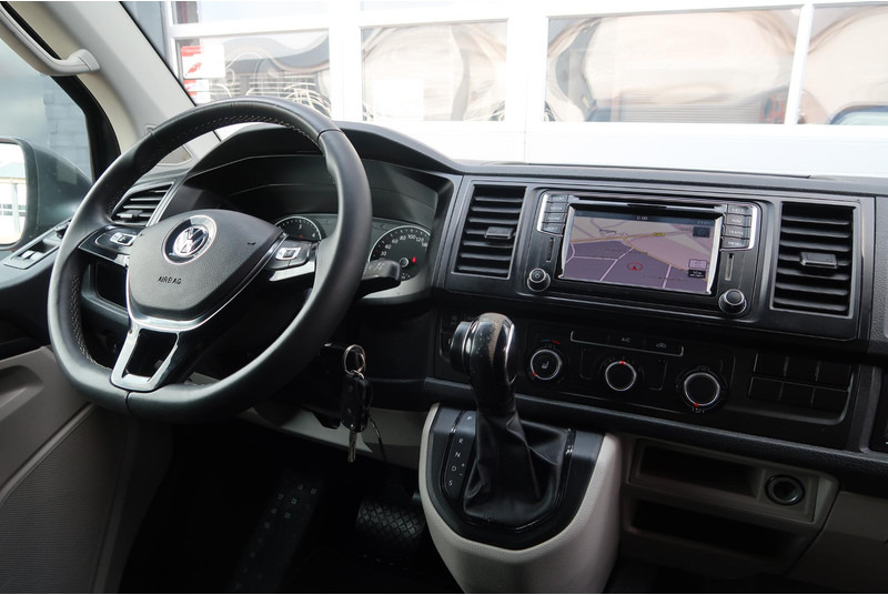 Volkswagen Transporter 2.0 TDI L2H1 Highline AUT/ NAVI/ CAMERA/ CRUISE/ AIRCO/ LEDER/ TREKHAAK - Kleine bestelwagen: afbeelding 5 Volkswagen Transporter 2.0 TDI L2H1 Highline AUT/ NAVI/ CAMERA/ CRUISE/ AIRCO/ LEDER/ TREKHAAK - Kleine bestelwagen: afbeelding 5