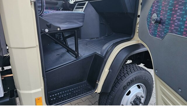 MERCEDES-BENZ 814 D T2 Vario 4x4 Allrad Topzustand! - Bestelwagen met open laadbak: afbeelding 4 MERCEDES-BENZ 814 D T2 Vario 4x4 Allrad Topzustand! - Bestelwagen met open laadbak: afbeelding 4