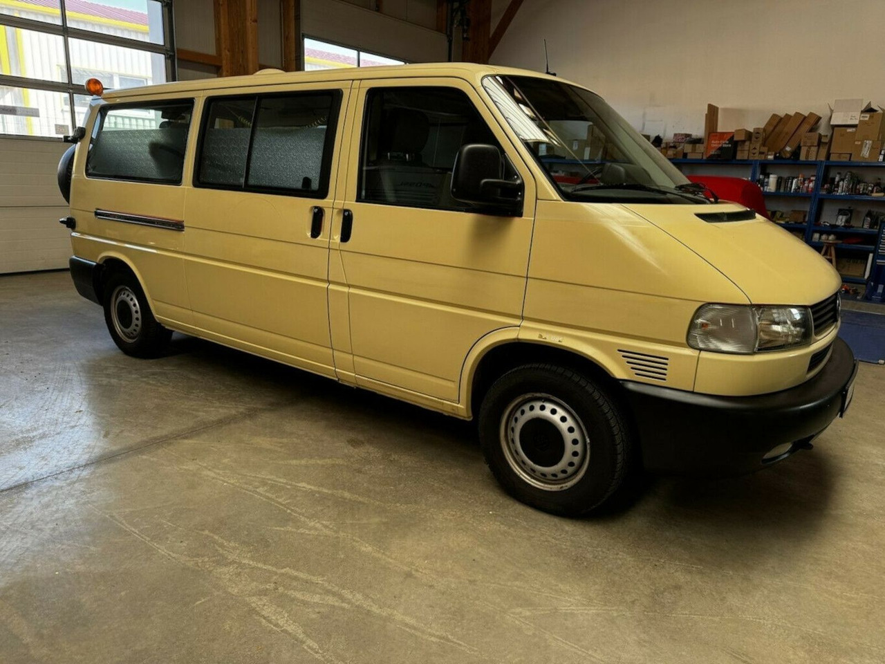 Volkswagen T4 2.5 TDI Syncro 4x4 lang 1. Hand! - Personenvervoer: afbeelding 4 Volkswagen T4 2.5 TDI Syncro 4x4 lang 1. Hand! - Personenvervoer: afbeelding 4