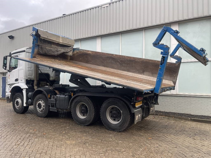 Mercedes-Benz Arocs 4145 8x4 2016 Euro 6 - Kipper vrachtwagen: afbeelding 5 Mercedes-Benz Arocs 4145 8x4 2016 Euro 6 - Kipper vrachtwagen: afbeelding 5