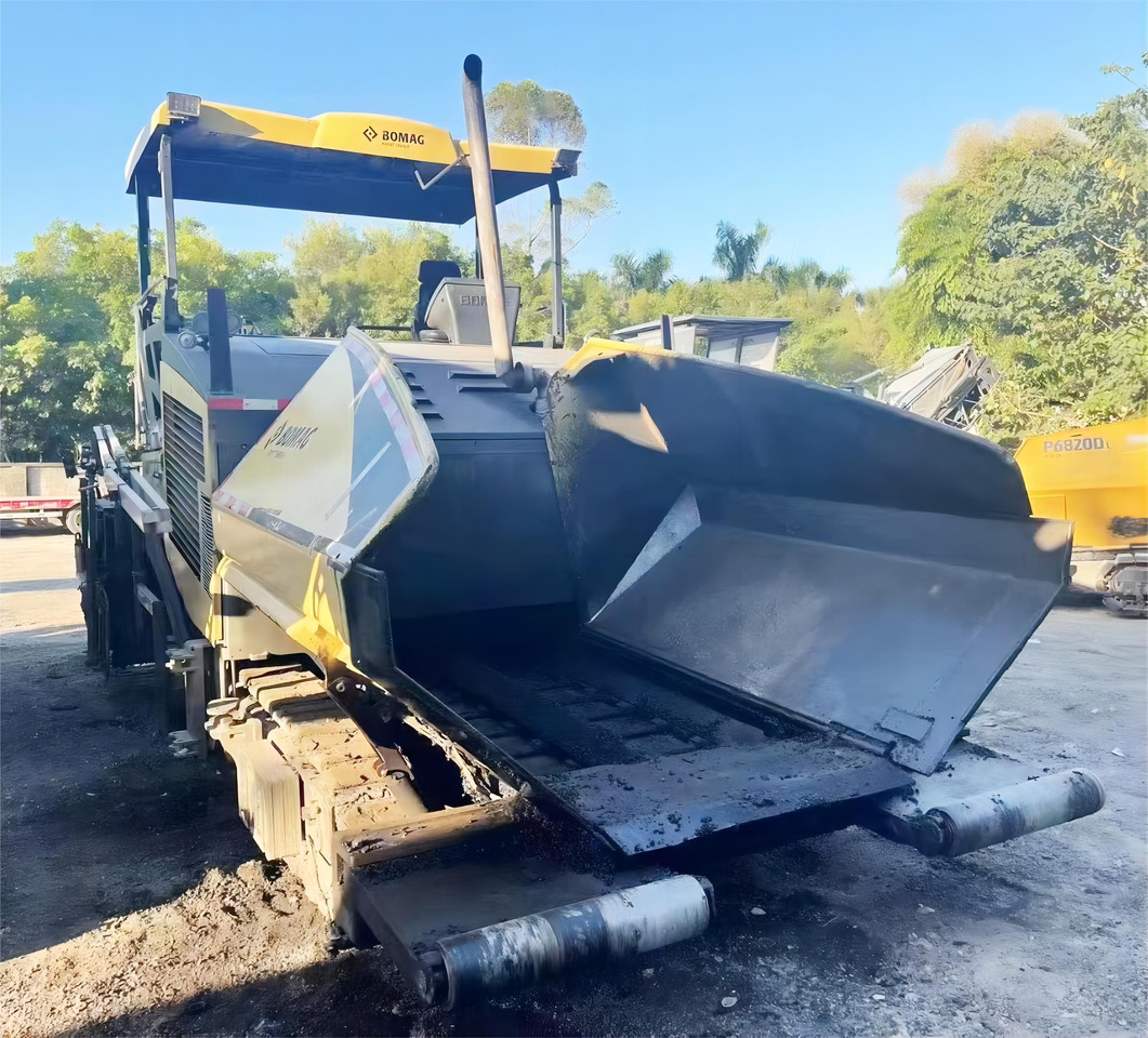 BOMAG BF800C Asphalt Paver Machine Used Asphalt Paver - Asfaltafwerkmachine: afbeelding 2 BOMAG BF800C Asphalt Paver Machine Used Asphalt Paver - Asfaltafwerkmachine: afbeelding 2