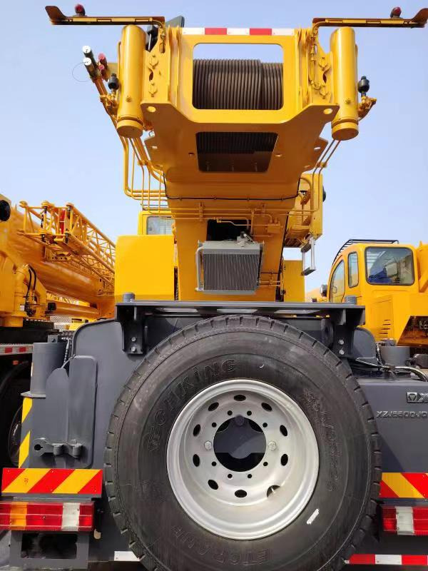 XCMG Factory 180 Ton Used QY180K5C Telescopic Boom Truck Mounted Crane Price List - Mobiele kraan: afbeelding 4 XCMG Factory 180 Ton Used QY180K5C Telescopic Boom Truck Mounted Crane Price List - Mobiele kraan: afbeelding 4