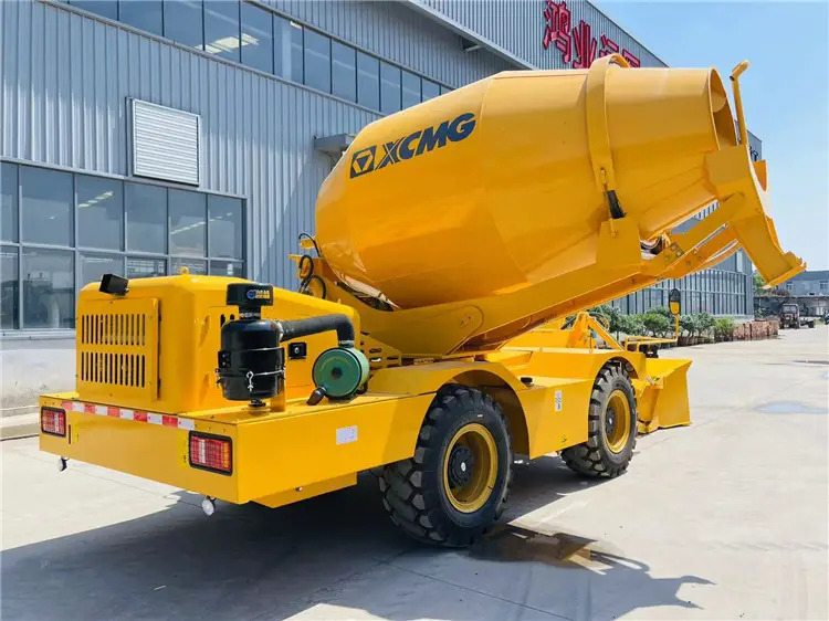 XCMG Official 4 cubic meters Self Loading Rough Terrain Concrete Mixers for Sale - Betonmixer: afbeelding 5 XCMG Official 4 cubic meters Self Loading Rough Terrain Concrete Mixers for Sale - Betonmixer: afbeelding 5